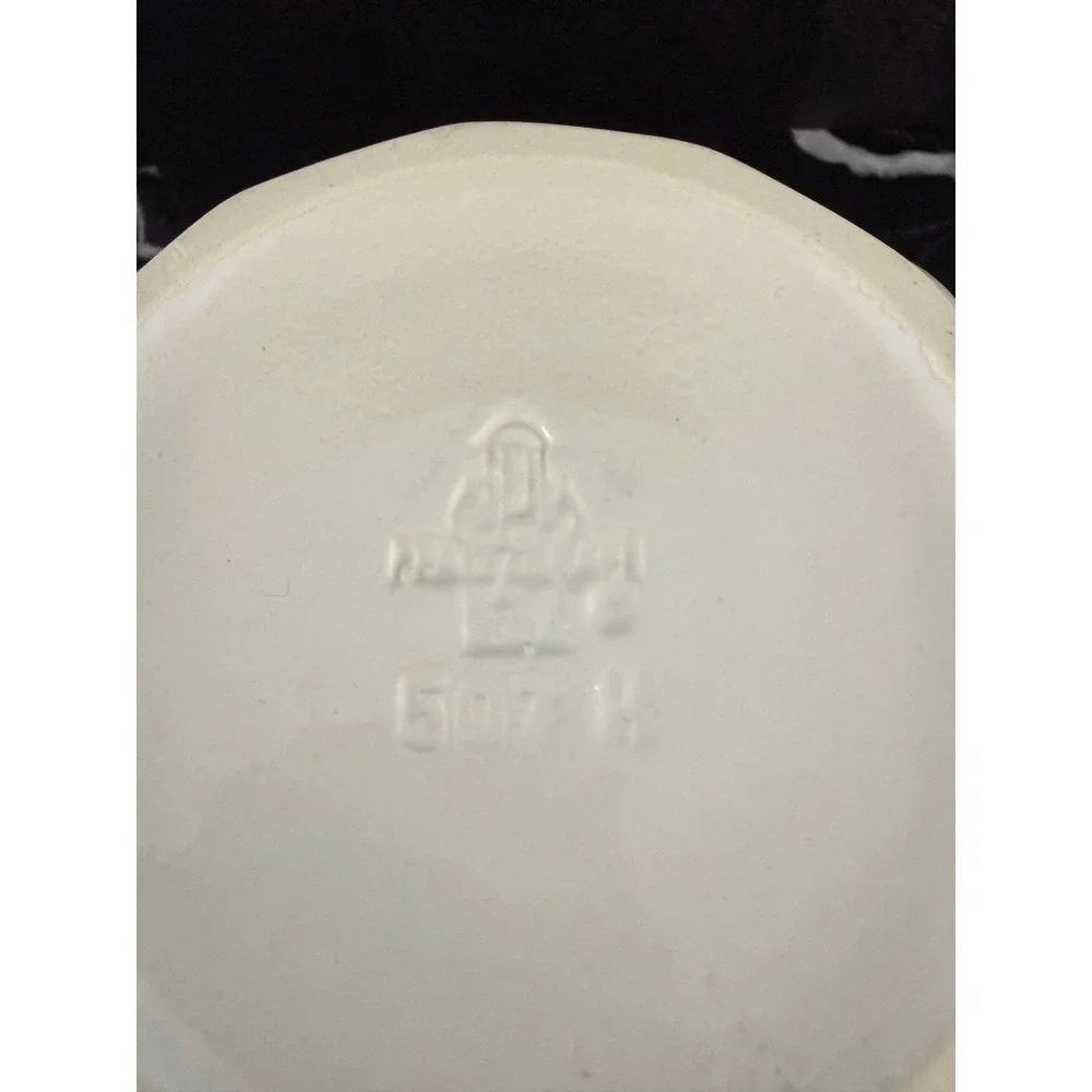 VTG Pfaltzgraff Heritage White 7in Canister with Lid READ